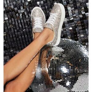Betsey Johnson SB Suton Rhinestone shoes 6.5 Sparkley tennis shoes!